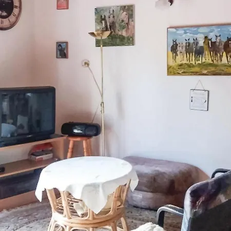 Σπίτι διακοπών Three-bedroom In *