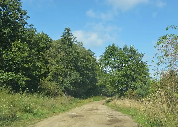 بيت للعطل Three-bedroom In Szteklin