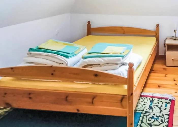 Three-bedroom In بيت للعطل