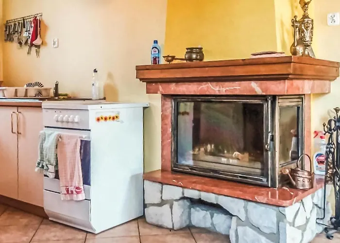 Three-bedroom In بيت للعطل Szteklin